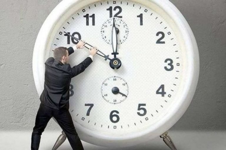 Міфи та факти, які варто знати про переведення годинників