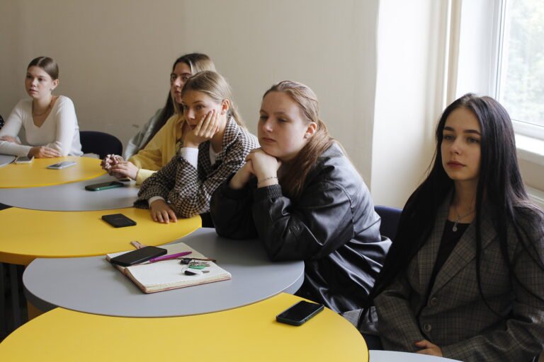 Студентів-медійників навчали на менторських сесіях