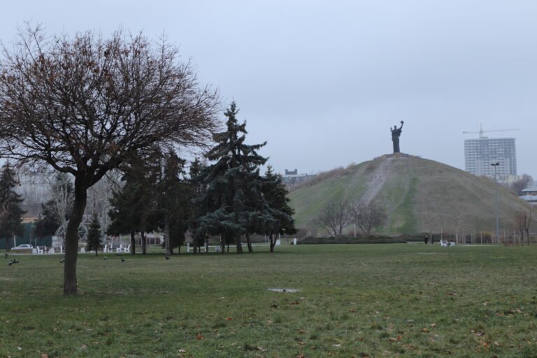 Фотопроєкт “Екологічний стан долини троянд у Черкасах”