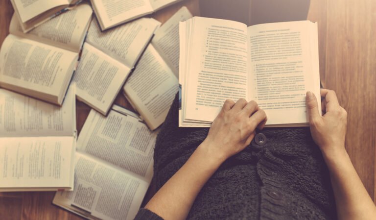 Від рукопису до обкладинки: як створюються книжки?